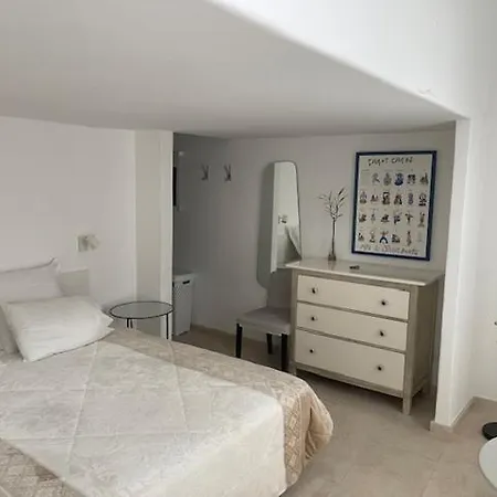As Estrelas -trois Hebergements Au Choix Acces Independants Meme Rue - Proche Centre -calme -confort -climatises - Plages -surf- Parking Free Feriehus Peniche