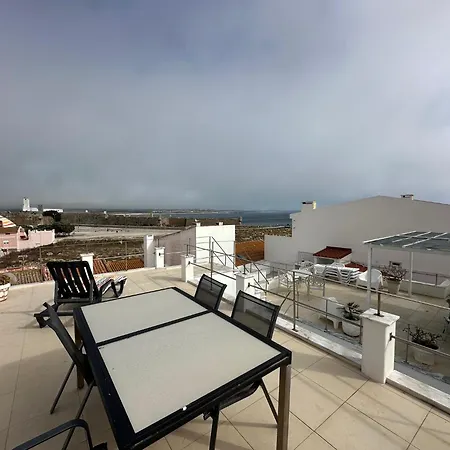 As Estrelas -trois Hebergements Au Choix Acces Independants Meme Rue - Proche Centre -calme -confort -climatises - Plages -surf- Parking Free * Peniche